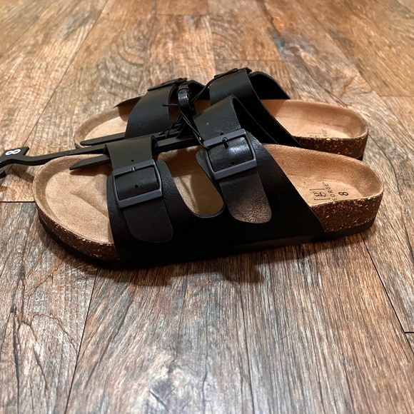 SOLD - Womens Sandals/Slides Size 8 NWT - Picture 4 of 4